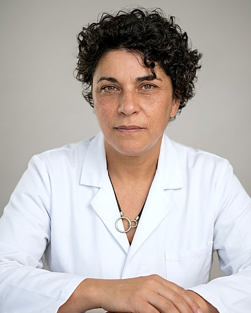 Le Dr Zohreh Hemmati, docteur en médecine, dans son cabinet à Dijon